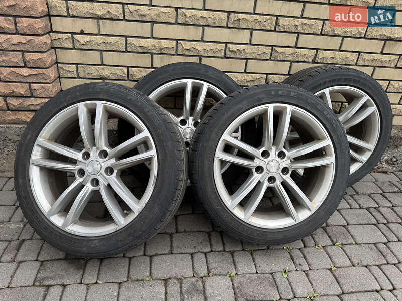 Ліфтбек Tesla Model S 2015 в Чернівцях