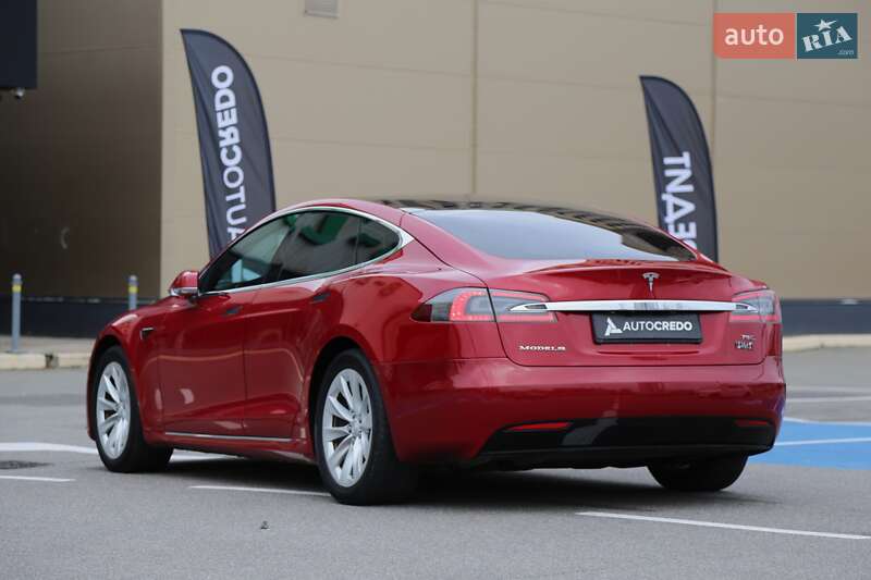 Ліфтбек Tesla Model S 2017 в Києві