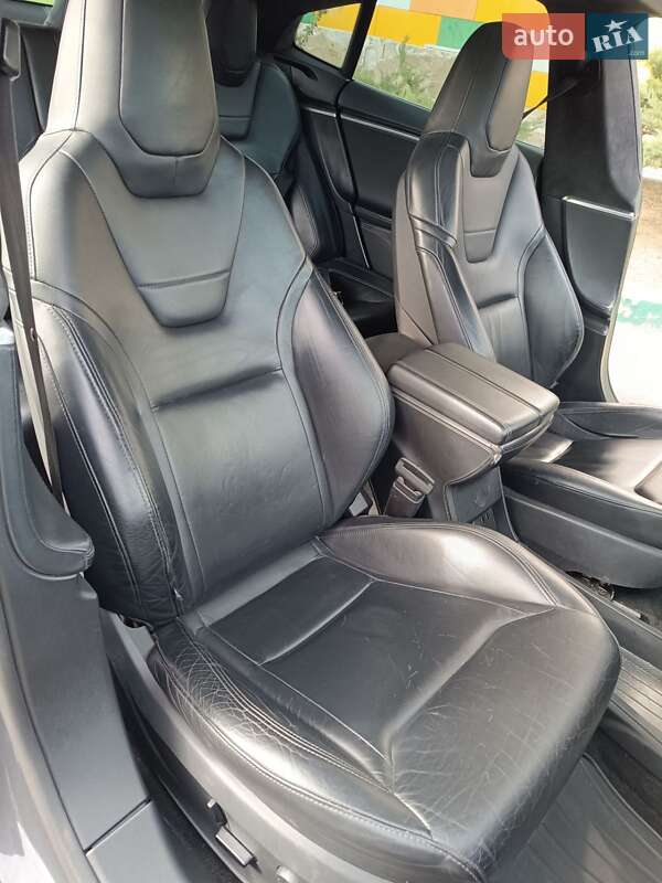 Ліфтбек Tesla Model S 2014 в Одесі фото 19 Ліфтбек Tesla Model S 2014 в Одесі