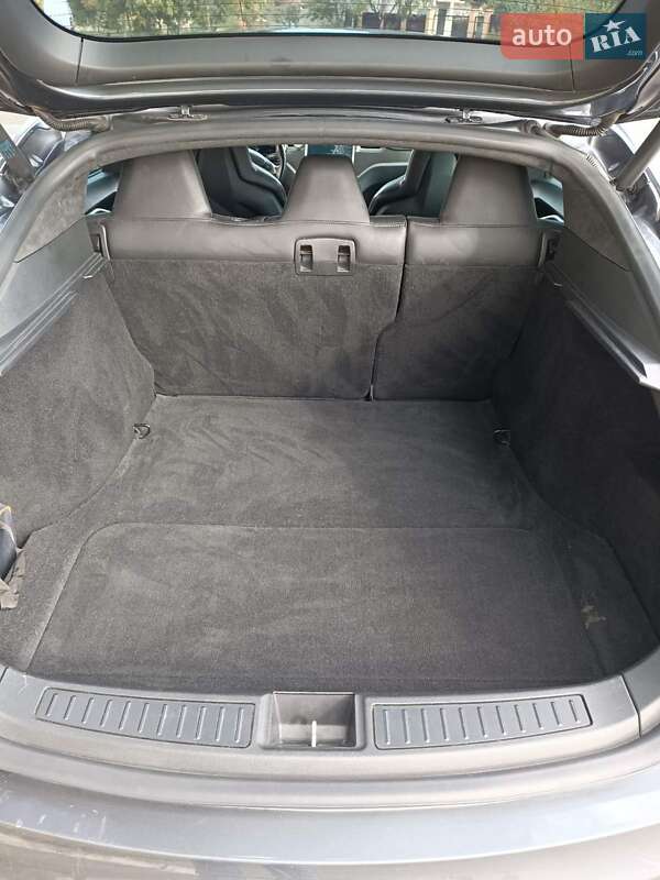 Ліфтбек Tesla Model S 2014 в Одесі фото 24 Ліфтбек Tesla Model S 2014 в Одесі