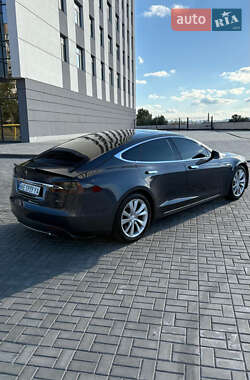 Лифтбек Tesla Model S 2015 в Днепре