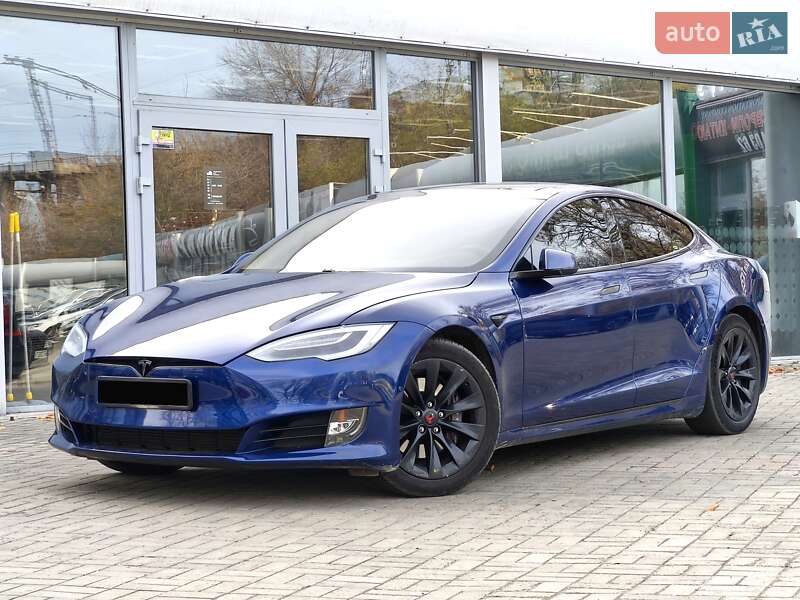 Лифтбек Tesla Model S 2018 в Днепре
