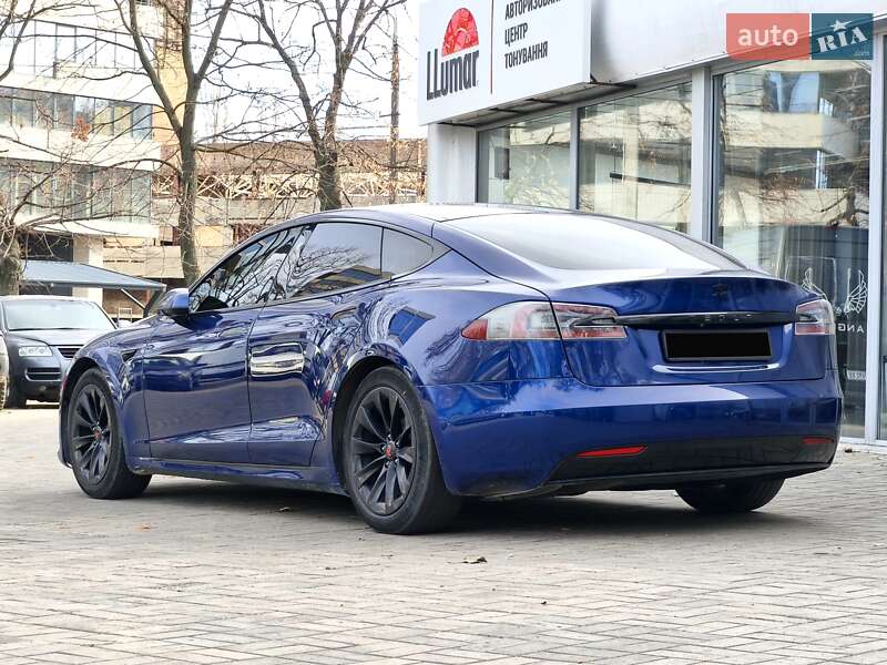 Лифтбек Tesla Model S 2018 в Днепре