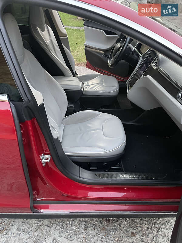 Ліфтбек Tesla Model S 2013 в Чернігові фото 20 Ліфтбек Tesla Model S 2013 в Чернігові