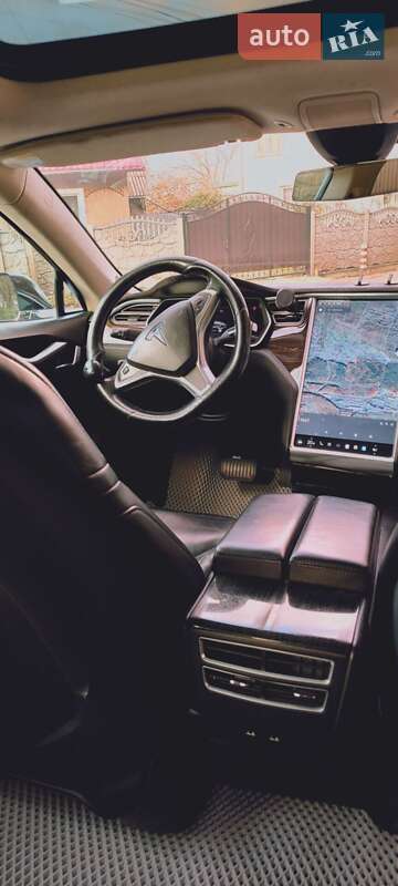 Ліфтбек Tesla Model S 2015 в Львові фото 8 Ліфтбек Tesla Model S 2015 в Львові