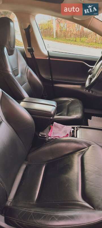 Ліфтбек Tesla Model S 2015 в Львові фото 11 Ліфтбек Tesla Model S 2015 в Львові