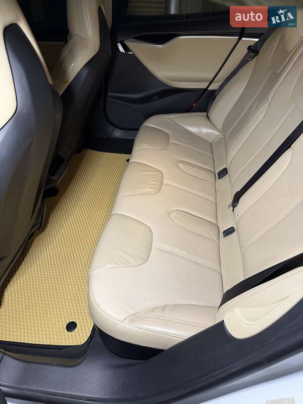 Ліфтбек Tesla Model S 2015 в Житомирі фото 11 Ліфтбек Tesla Model S 2015 в Житомирі