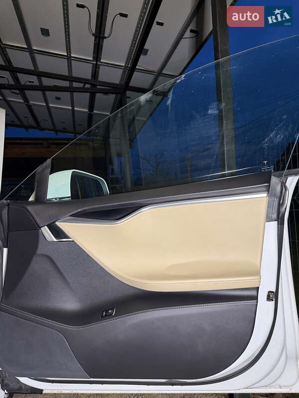 Ліфтбек Tesla Model S 2015 в Житомирі фото 15 Ліфтбек Tesla Model S 2015 в Житомирі