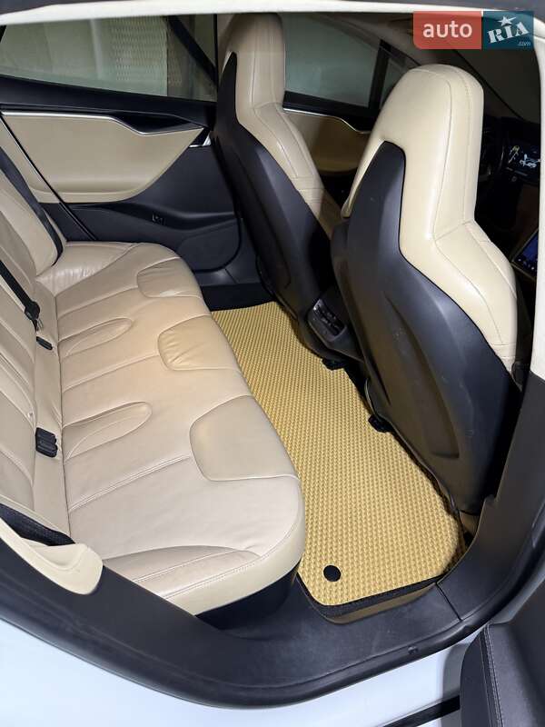 Ліфтбек Tesla Model S 2015 в Житомирі фото 14 Ліфтбек Tesla Model S 2015 в Житомирі