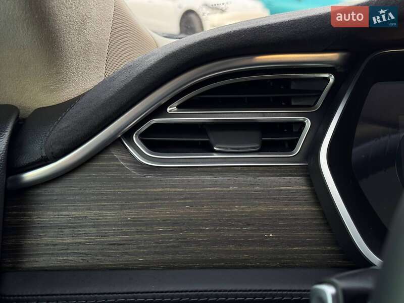 Ліфтбек Tesla Model S 2015 в Рівному фото 39 Ліфтбек Tesla Model S 2015 в Рівному
