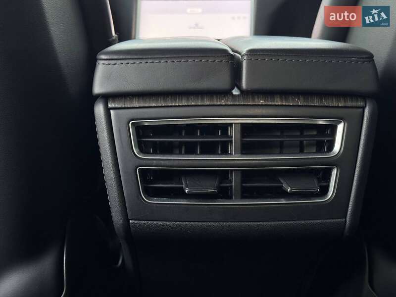 Ліфтбек Tesla Model S 2015 в Рівному фото 46 Ліфтбек Tesla Model S 2015 в Рівному