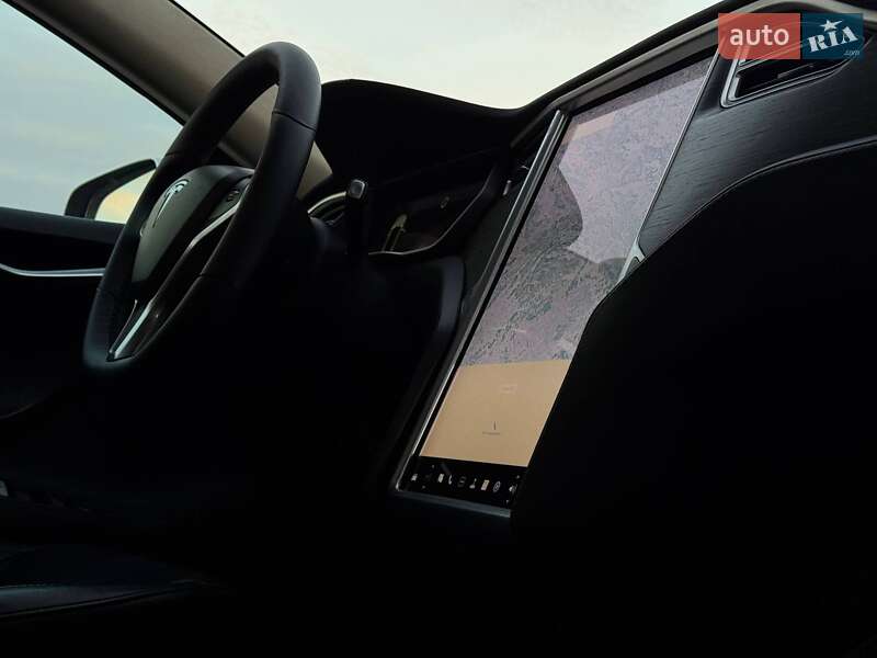 Ліфтбек Tesla Model S 2015 в Рівному фото 63 Ліфтбек Tesla Model S 2015 в Рівному