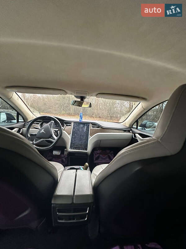 Лифтбек Tesla Model S 2013 в Звягеле