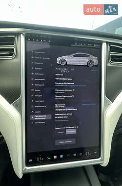 Ліфтбек Tesla Model S 2017 в Львові