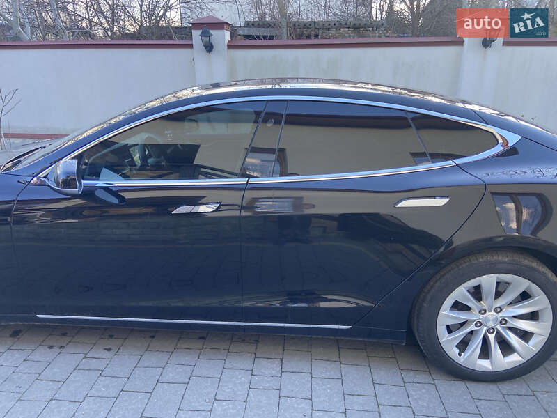 Ліфтбек Tesla Model S 2018 в Львові фото 14 Ліфтбек Tesla Model S 2018 в Львові