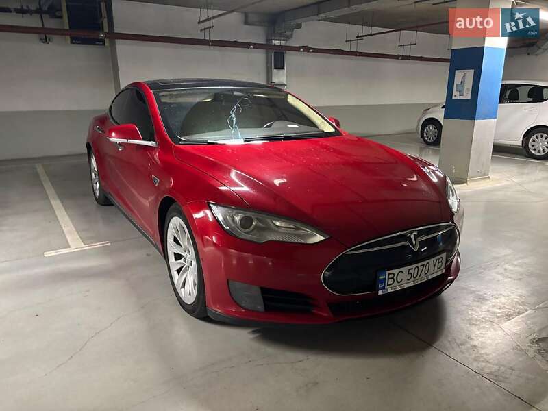 Лифтбек Tesla Model S 2016 в Львове фото 3 Лифтбек Tesla Model S 2016 в Львове