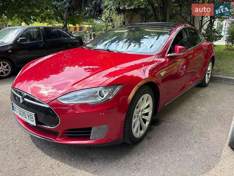 Tesla Model S 2016