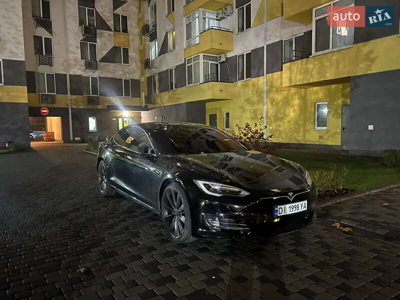 Лифтбек Tesla Model S 2017 в Днепре