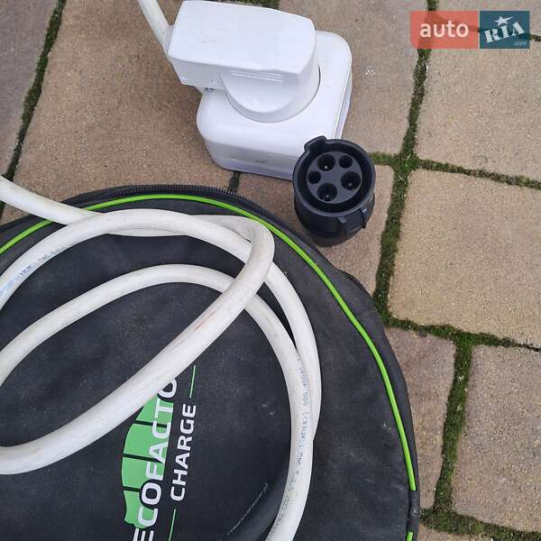 Ліфтбек Tesla Model S 2014 в Вінниці