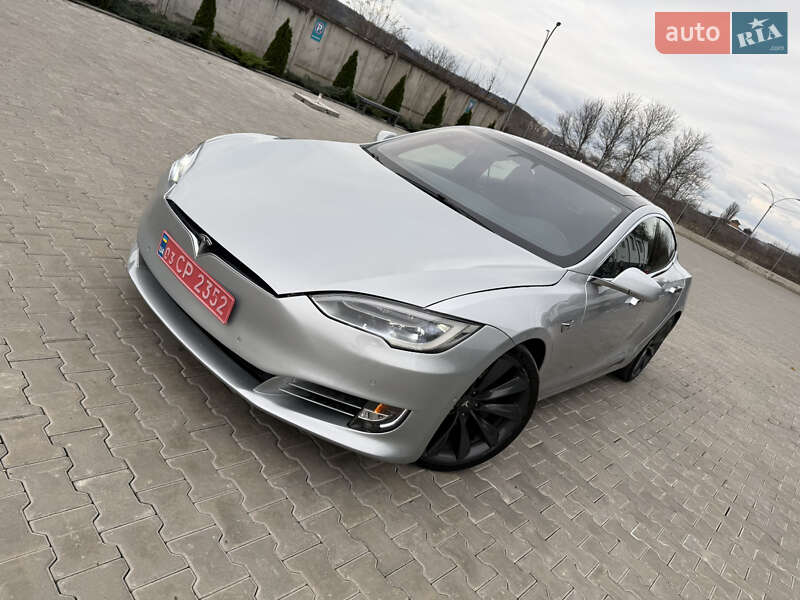 Лифтбек Tesla Model S 2017 в Виннице