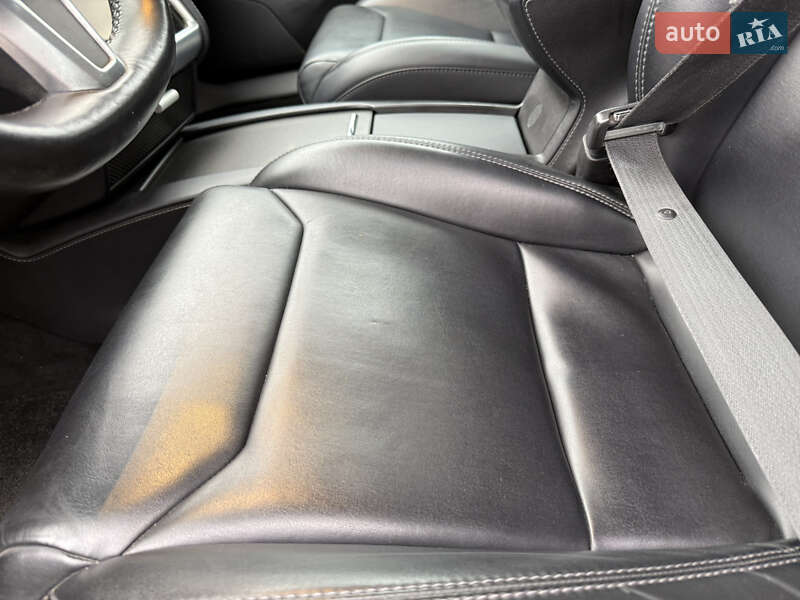 Лифтбек Tesla Model S 2017 в Виннице