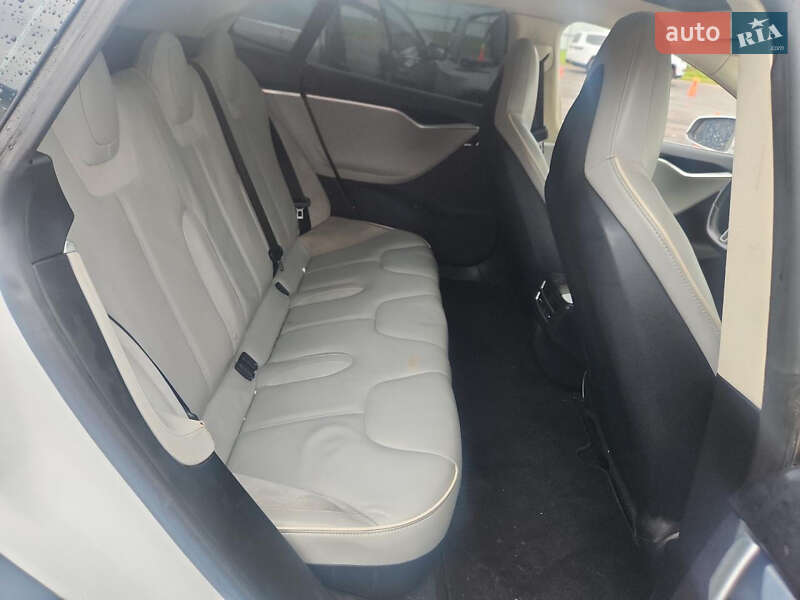 Ліфтбек Tesla Model S 2013 в Ковелі