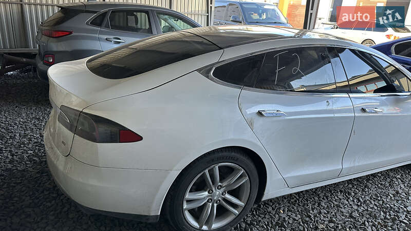 Ліфтбек Tesla Model S 2013 в Ковелі