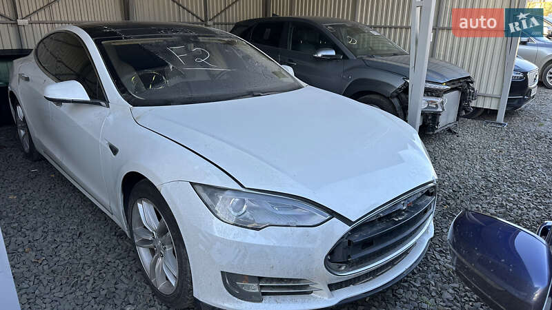 Ліфтбек Tesla Model S 2013 в Ковелі
