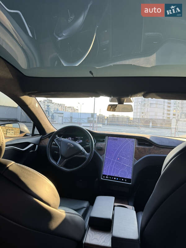 Лифтбек Tesla Model S 2019 в Киеве фото 19 Лифтбек Tesla Model S 2019 в Киеве