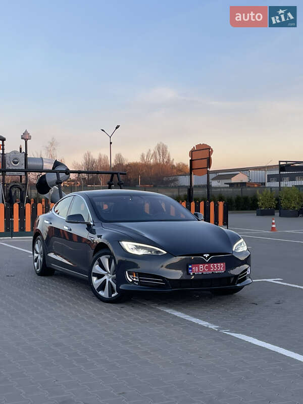 Ліфтбек Tesla Model S 2020 в Вінниці