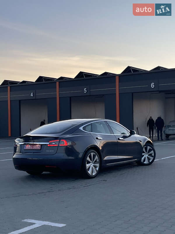 Ліфтбек Tesla Model S 2020 в Вінниці