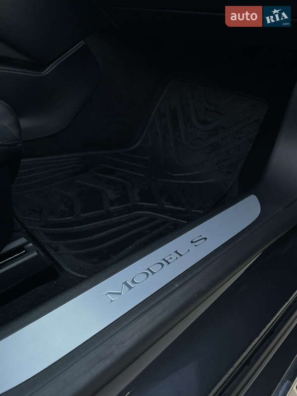 Ліфтбек Tesla Model S 2020 в Вінниці