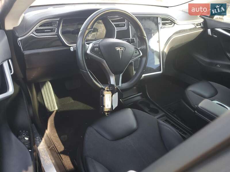 Ліфтбек Tesla Model S 2016 в Києві