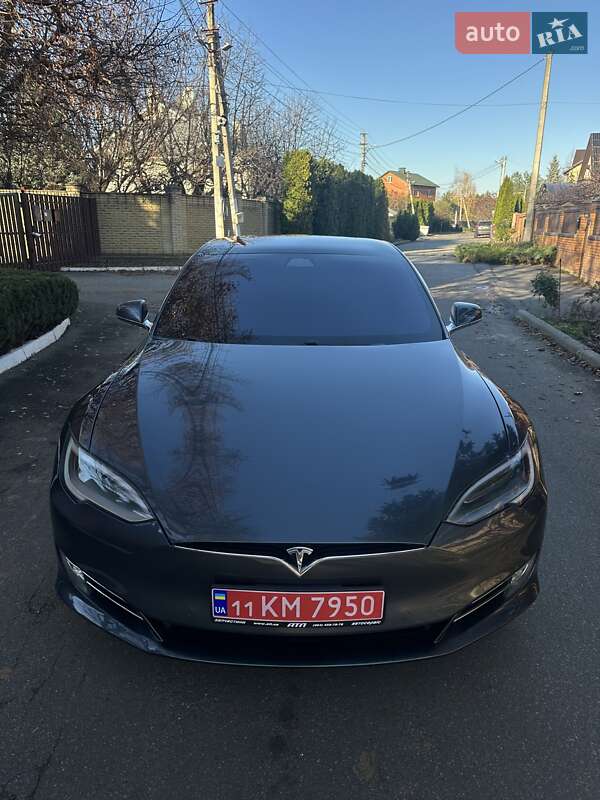 Лифтбек Tesla Model S 2018 в Киеве фото 46 Лифтбек Tesla Model S 2018 в Киеве