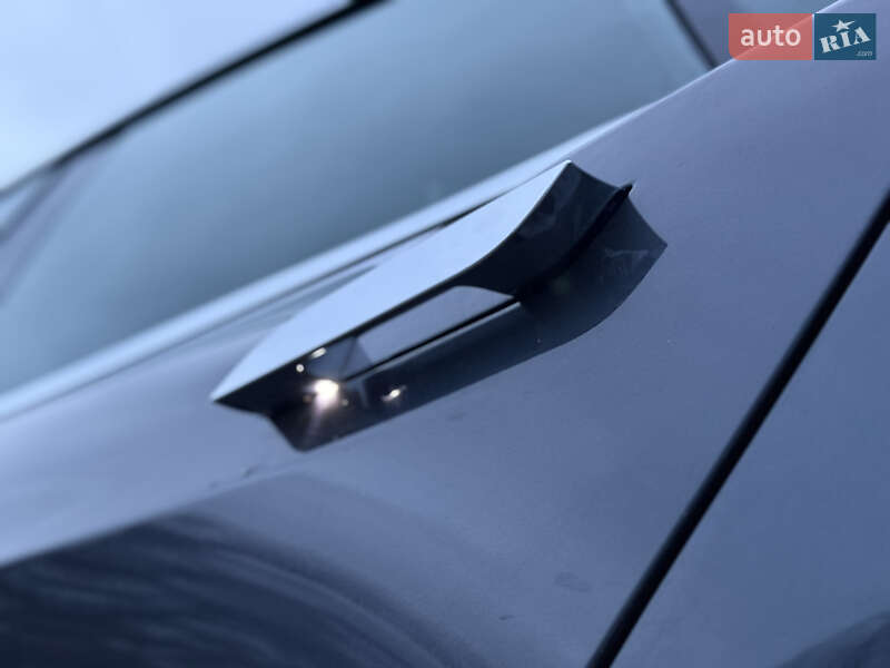 Лифтбек Tesla Model S 2016 в Луцке фото 27 Лифтбек Tesla Model S 2016 в Луцке