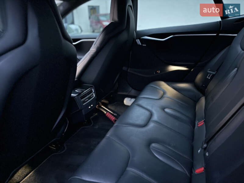 Лифтбек Tesla Model S 2016 в Луцке фото 31 Лифтбек Tesla Model S 2016 в Луцке