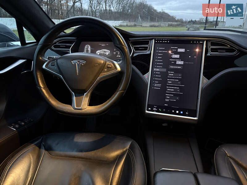 Лифтбек Tesla Model S 2016 в Луцке фото 34 Лифтбек Tesla Model S 2016 в Луцке