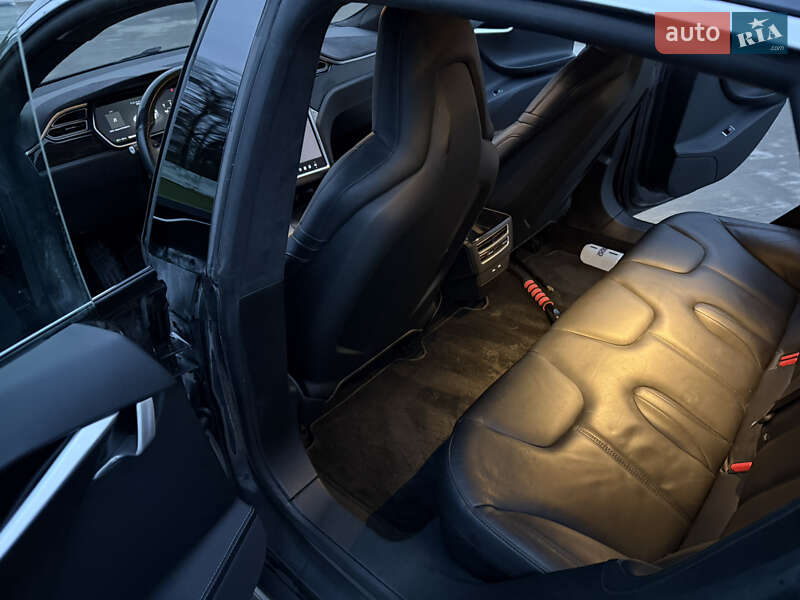 Лифтбек Tesla Model S 2016 в Луцке фото 49 Лифтбек Tesla Model S 2016 в Луцке