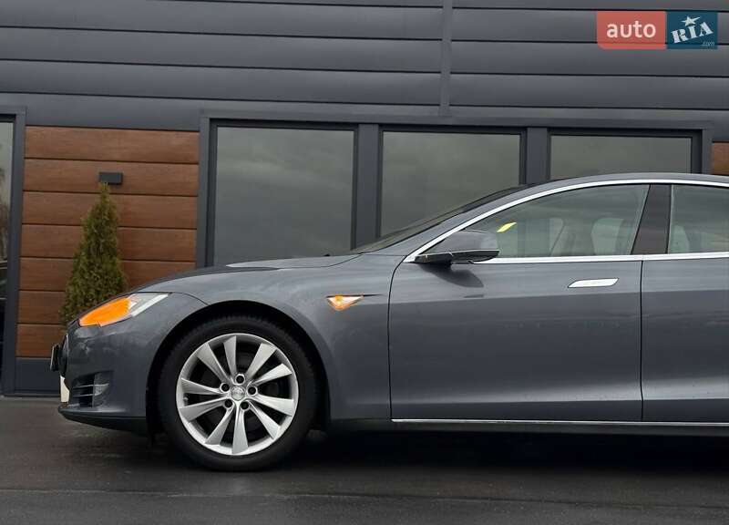 Лифтбек Tesla Model S 2014 в Ровно фото 7 Лифтбек Tesla Model S 2014 в Ровно