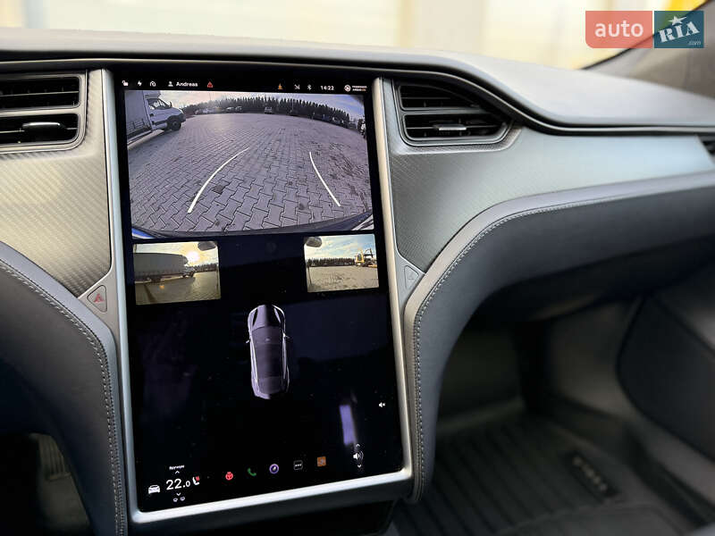 Лифтбек Tesla Model S 2018 в Городке