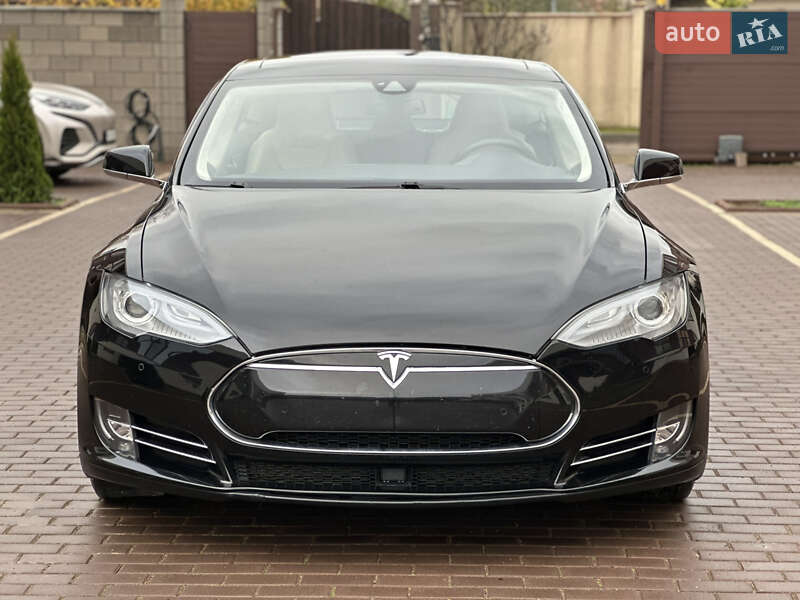 Ліфтбек Tesla Model S 2015 в Одесі