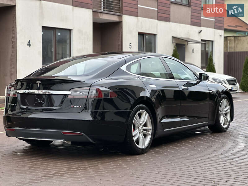 Ліфтбек Tesla Model S 2015 в Одесі