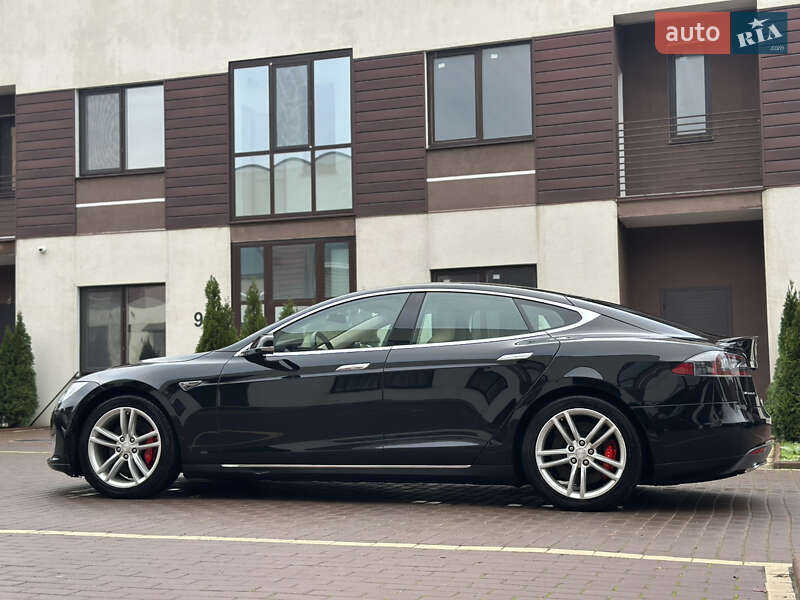 Ліфтбек Tesla Model S 2015 в Одесі