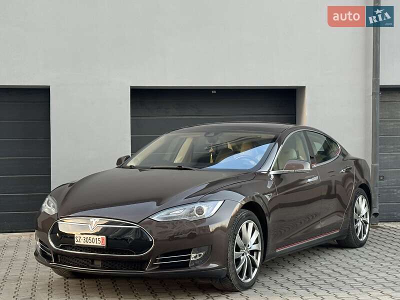 Лифтбек Tesla Model S 2014 в Тернополе фото 2 Лифтбек Tesla Model S 2014 в Тернополе