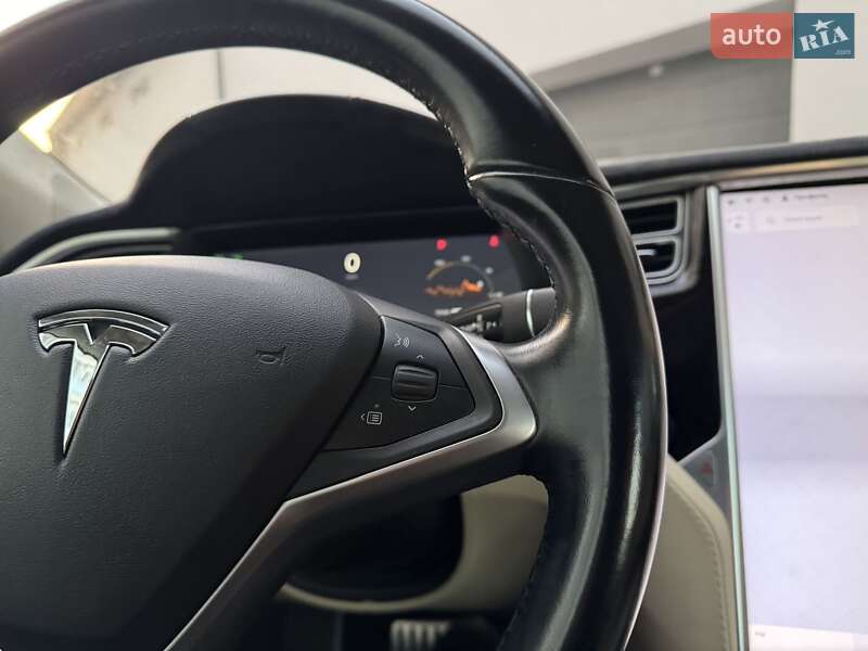 Лифтбек Tesla Model S 2014 в Тернополе фото 28 Лифтбек Tesla Model S 2014 в Тернополе