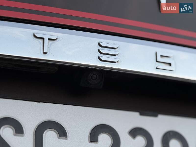 Лифтбек Tesla Model S 2014 в Тернополе фото 42 Лифтбек Tesla Model S 2014 в Тернополе