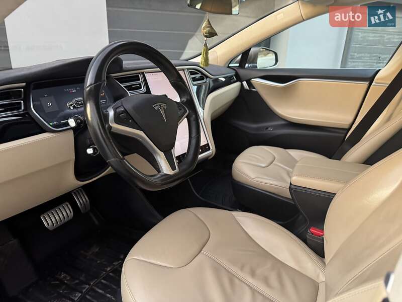 Лифтбек Tesla Model S 2014 в Тернополе фото 55 Лифтбек Tesla Model S 2014 в Тернополе