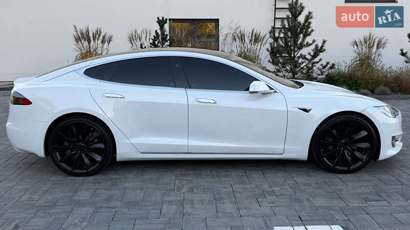 Ліфтбек Tesla Model S 2017 в Луцьку