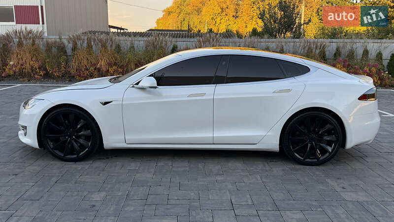 Ліфтбек Tesla Model S 2017 в Луцьку