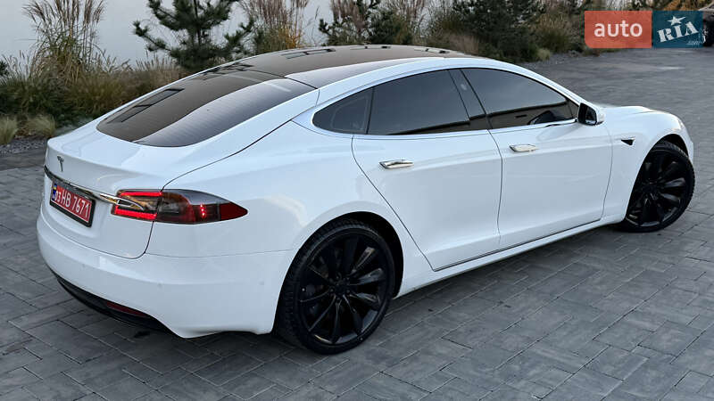Ліфтбек Tesla Model S 2017 в Луцьку